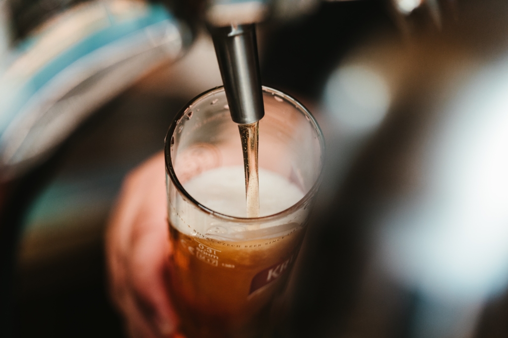 ノンアルコールビールは未成年が飲んだら法律的にアウト？